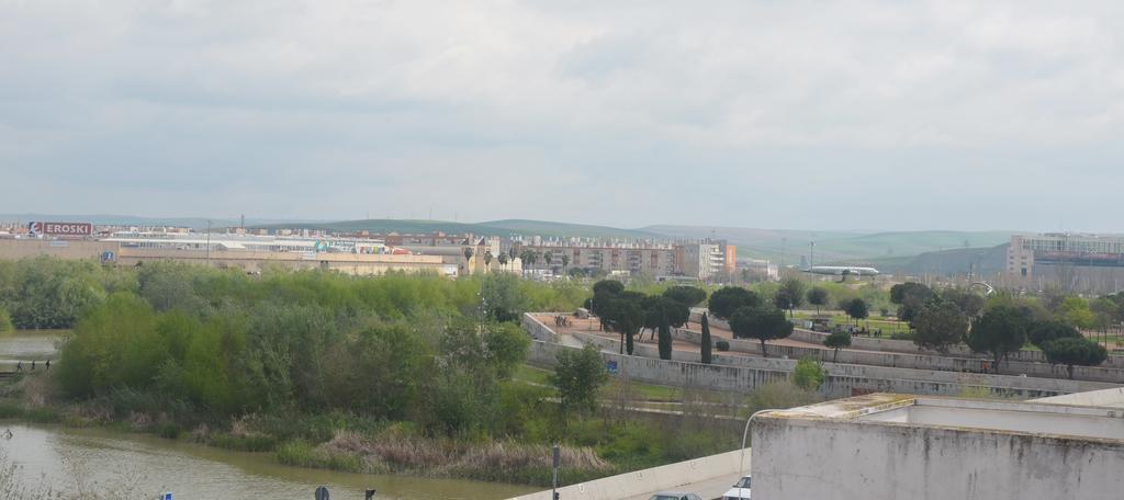 Apartamentos Cordoba Atrium Buitenkant foto